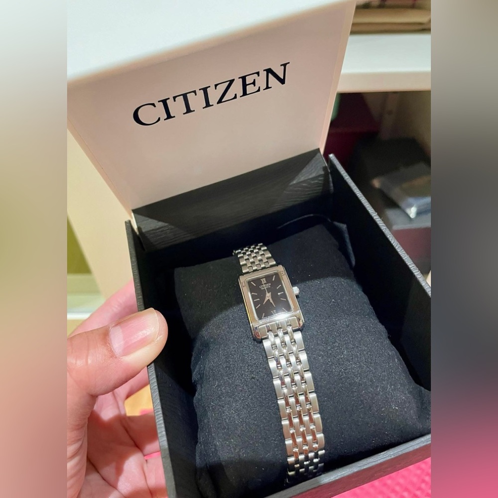 UNUSED Citizen Quartz Womens Watch, Stainless Steel, Classic